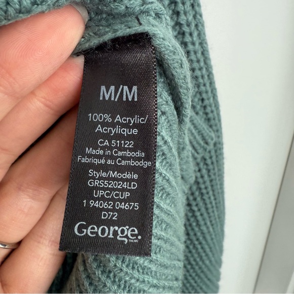 GEORGE | V-neck cable knit cardigan - Picture 5 of 8